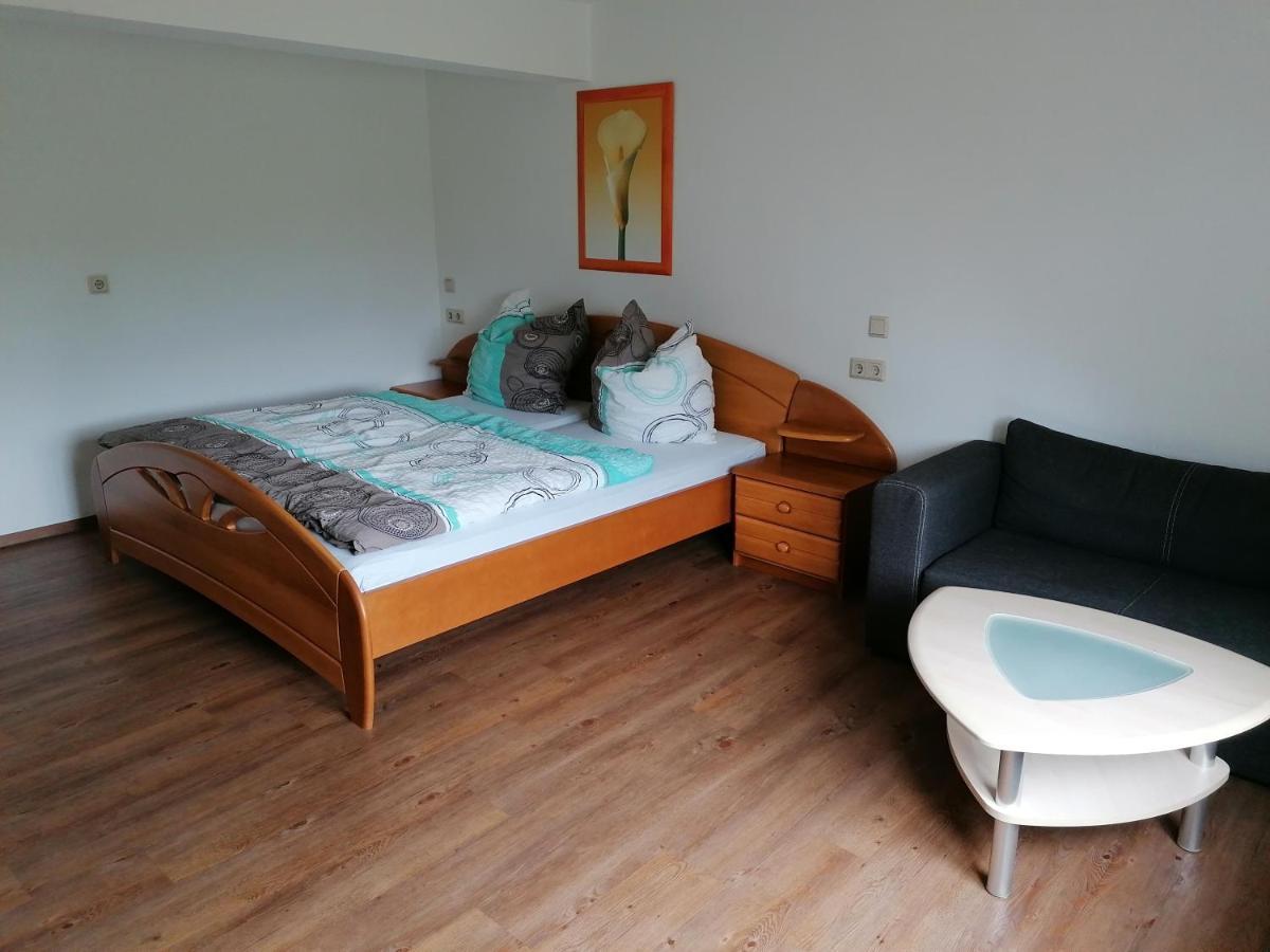 Ferienwohnung Max 쉬르기스발데 외부 사진